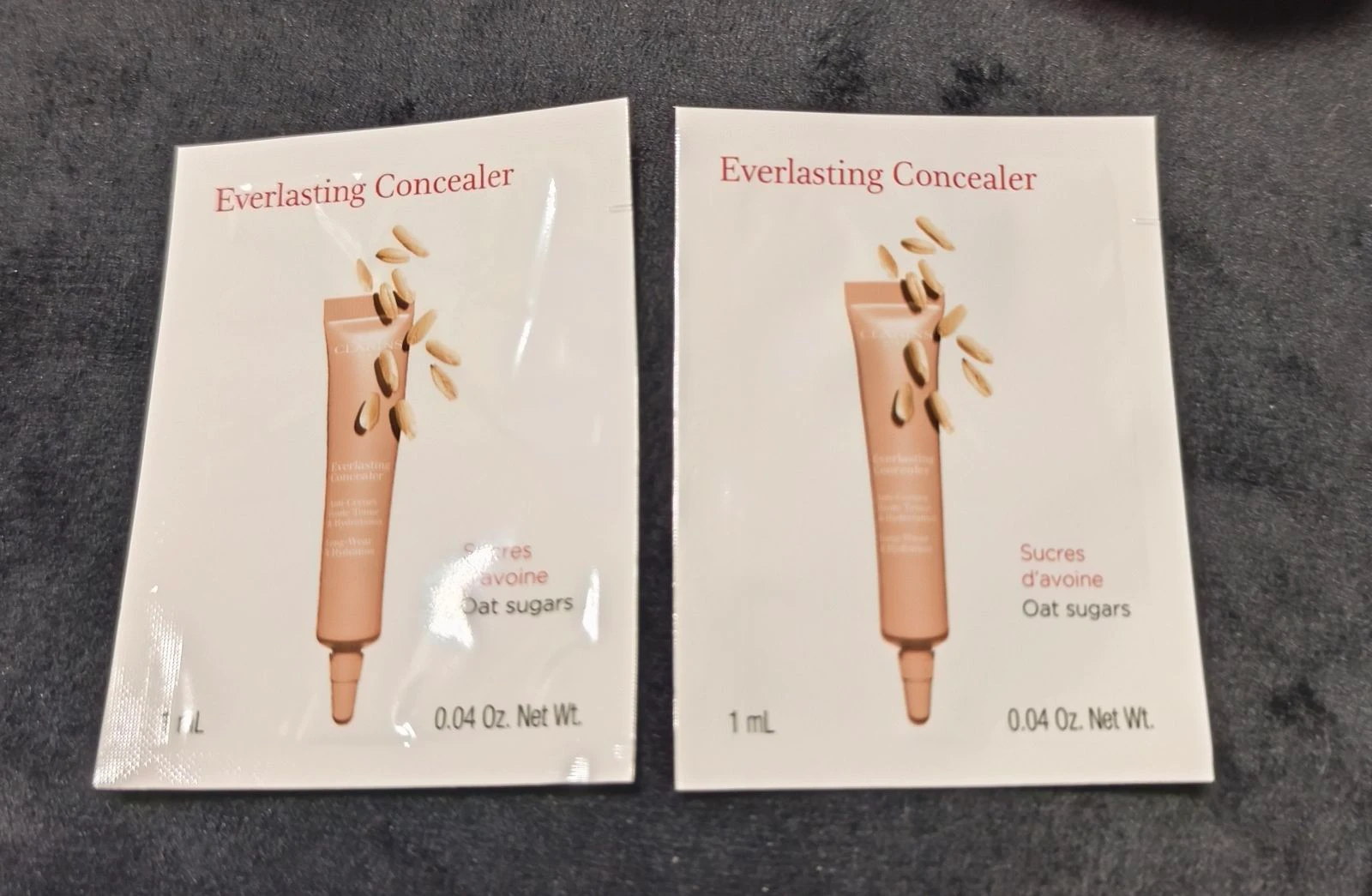 Neceser com batom da Clarins e cremes. – photo 4